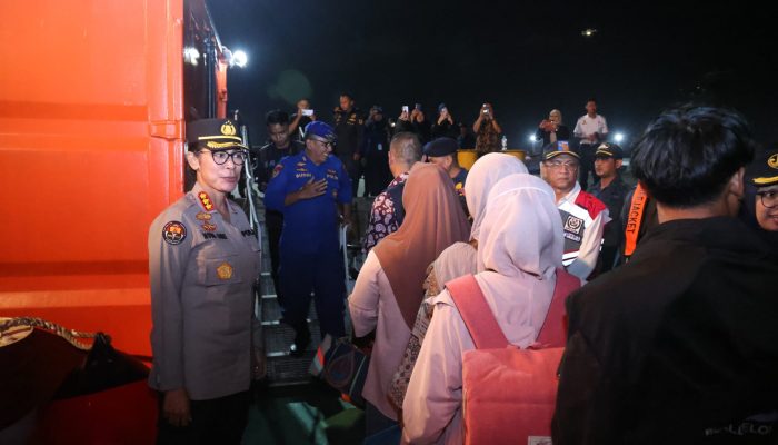 Polda Kepri Pantau Arus Balik 142 Pemudik Gratis di Terminal 99 Batam