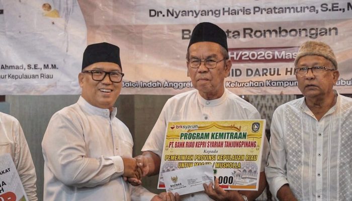Safari Ramadan di Kota Batam, Wagub Kepri Serahkan Bantuan CSR dan Santuni Duafa 