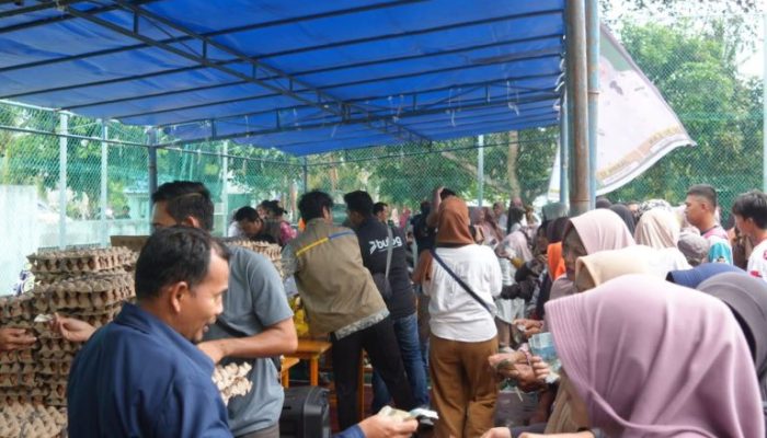 Operasi Pasar di Desa Cemaga Natuna, Harga Gula Pasir Rp13 Ribu Per kg