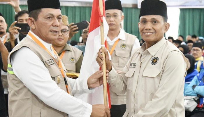 Gubernur Kepri Lepas CJH Kloter Pertama Embarkasi Batam Menuju Tanah Suci