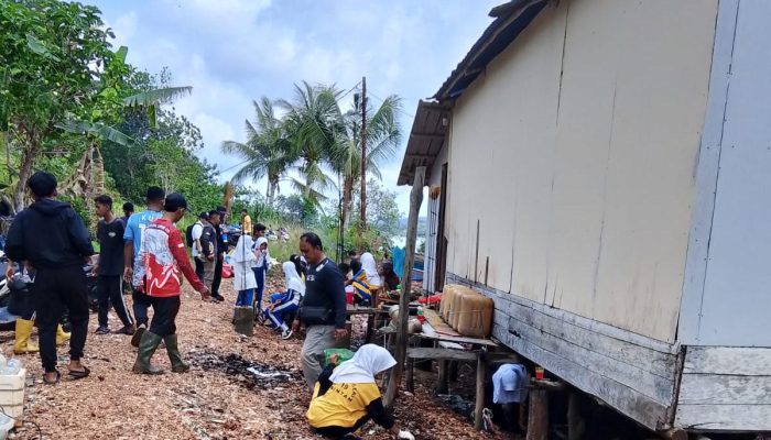 Komunitas Bintan Eco Lestari Gandeng Pemuda Bersihkan Pantai dan Pemukiman di Pesisir