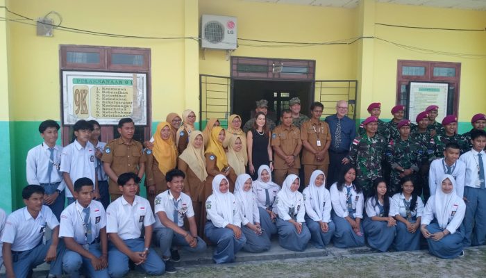 SMAN 2 Bunguran Timur Natuna Terima Bantuan AS Senilai 30.000 Dolar 