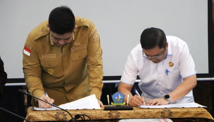 Pemkab dan Kejari Bintan Teken PKS Tangani Hukum Bidang DATUN