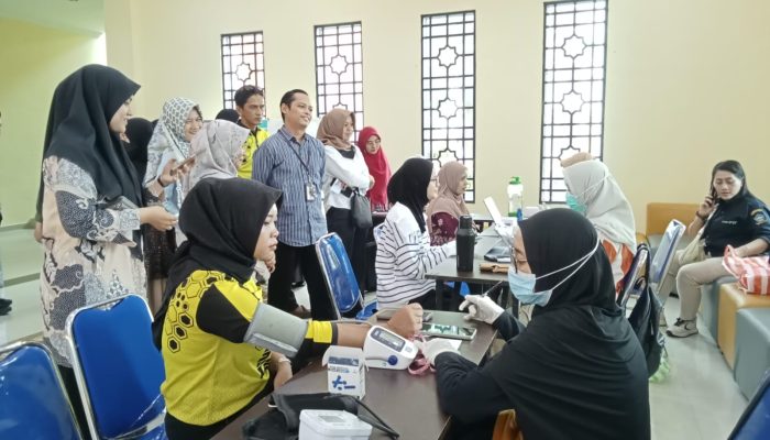 KSR PMI STAIN SAR Kepri Bersama Puskesmas Toapaya Gelar Pemeriksaan Kesehatan Gratis 
