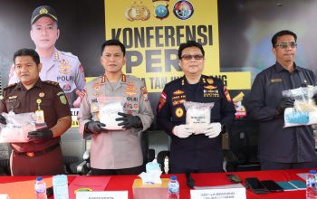Diupah Rp35 Juta, Pasutri Bawa Sabu dan Pil Ekstasi dari Malaysia Ke Tanjungpinang