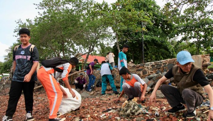 Dispar Kepri Gaungkan Gerakan Wisata Bersih Di Penyengat 
