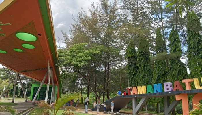 Taman Batu 10 Tanjungpinang, Diminati Warga Untuk Berwisata Di Pusat Kota