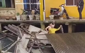 Rumah Roboh di Penyengat, BPBD Tanjungpinang Salurkan Bantuan Logistik