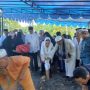 Ratusan Warga Iringi Pemakaman Daeng Rusnadi di Komplek Taman Bahagia