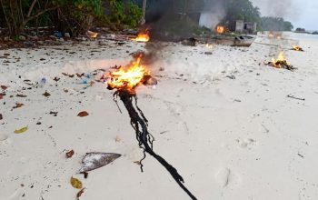 Masyarakat Pesisir Pulau Mapur Bintan Resah Limbah Minyak Hitam di Pinggir Pantai 