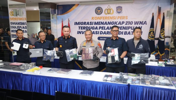210 WNA di Batam Diduga Salahgunakan Izin Tinggal Terindikasi Lakukan Online Scam Trading