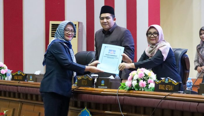 Rapat Paripurna DPRD, Bupati Bintan Sampaikan Ranperda RTRW 2026–2046