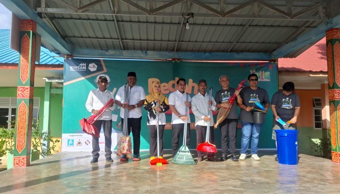 PT. BIIE Salurkan CSR Bidang Pendidikan di SDN 006 Seri Kuala Lobam Bintan