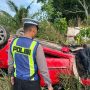 Laka Tunggal, Mobil Agya Terbalik di Jalan Galang Batang Bintan