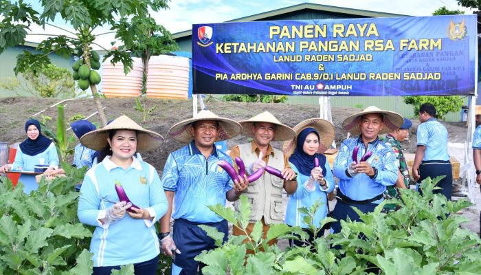 Lanud RSA Panen Raya Sayuran di RSA Farm, Perkuat Ketahanan Pangan di Natuna