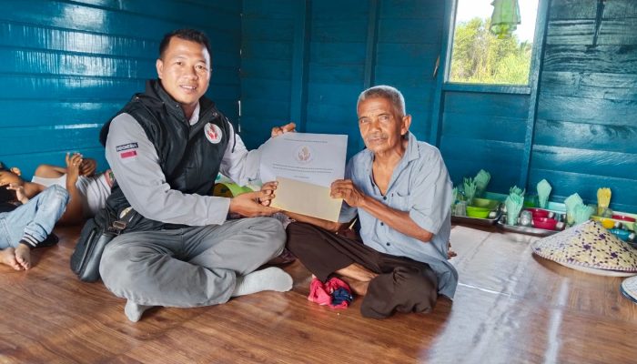 Yayasan Peduli Natuna Perbatasan Beri Bantuan Keluarga Pencari Kepiting Yang Meninggal
