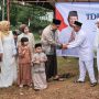 Bupati Bintan Serahkan Sapi Kurban Bantuan Presiden di Toapaya dan Tanjung Uban 