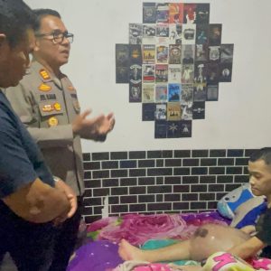 Polsek Bintan Utara Santuni Warga Penderita Kanker Tulang di Desa Berakit