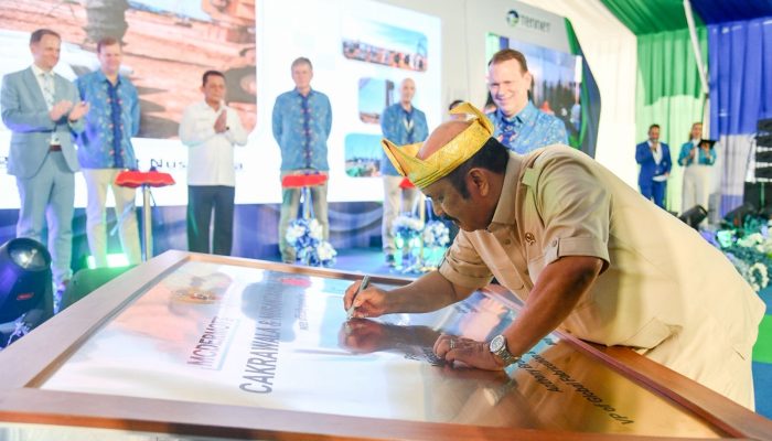 Menteri PPN Resmikan Gedung Pendukung Konversi Energi Angin Jadi Listrik Di Batam