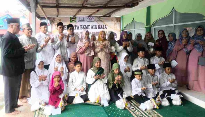 Meriahkan Tahun Baru Islam 1448 H, Permata BKMT Air Raja Gelar Pawai Muharam