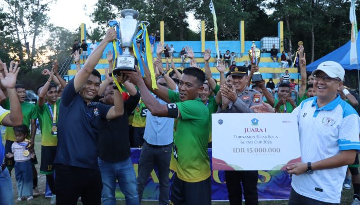 Porges FC Juara Turnamen Sepak Bola Bupati Cup 2026, Rebut Piala dan Uang Tunai Rp15 Juta 