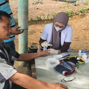 Warga dan Buruh di Tanjungpinang Ikuti Pemeriksaan Kesehatan Gratis