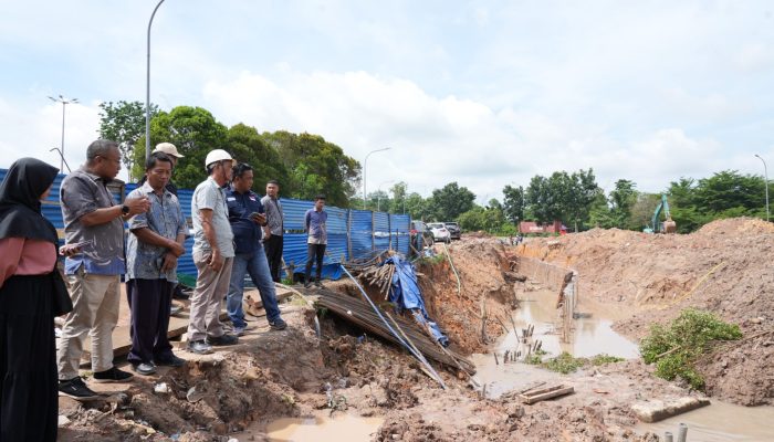 Perbaikan Pipa Bocor, Distribusi Air Bersih Sejumlah Wilayah Di Batam Dihentikan Sementara