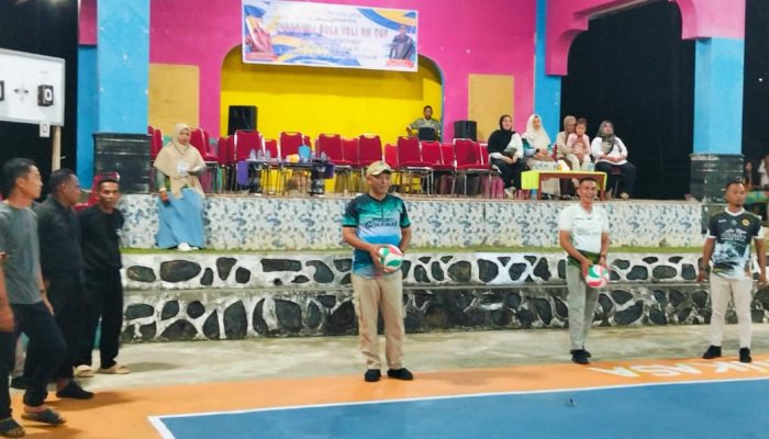 Meriahkan HUT Ke-18 Desa Gunung Durian Natuna Digelar Turnamen Bola Voli RW Cup Diikuti 23 Tim