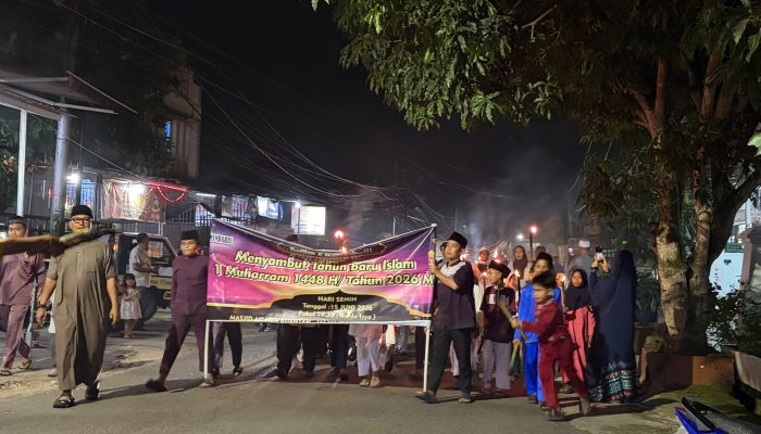 Pawai Obor di Jalan Kuantan Tanjungpinang Semarakkan Tahun Baru Islam 1448 H