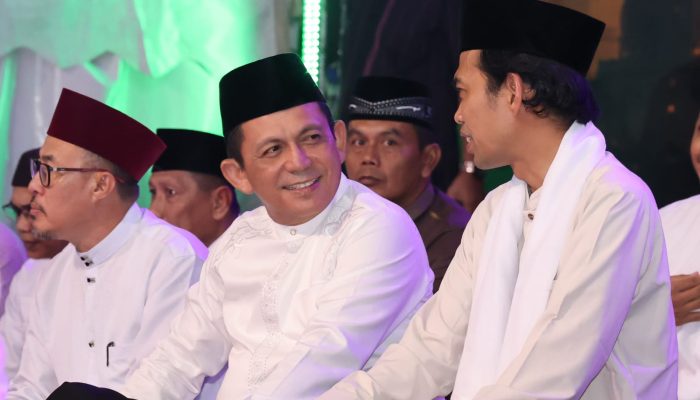 Ribuan Masyarakat Hadiri Tausiyah Ustadz Abdul Somad di Lapangan Pamedan 
