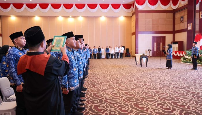 Sekda Misni Lantik 79 PNS dan 105 Pejabat Fungsional 