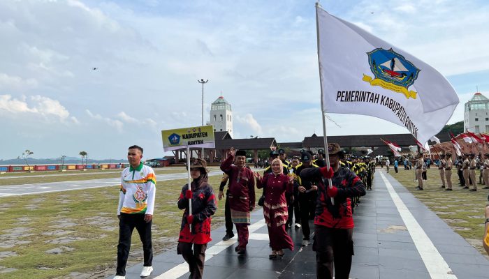 Pembukaan POPDA X Kepri, Atlet Bintan Tampil Semangat Saat Defile di Coastal Area