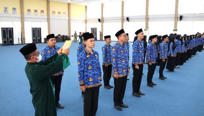 Bupati Bintan Lantik 40 PNS dan Pengangkatan Pejabat Fungsional