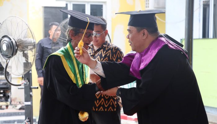 Sekolah Lansia Kasih Ibu Desa Sebong Lagoi Wisuda 34 Lansia