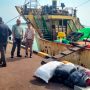 KM Sabuk Nusantara 36 Angkut Puluhan Karung Bawang Merah Impor 