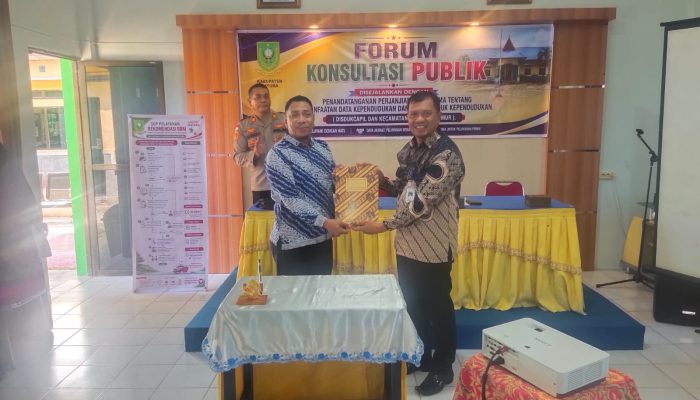 Tingkatkan Pelayanan Publik, Camat Bunguran Timur Teken PKS Dengan Disdukcapil Natuna