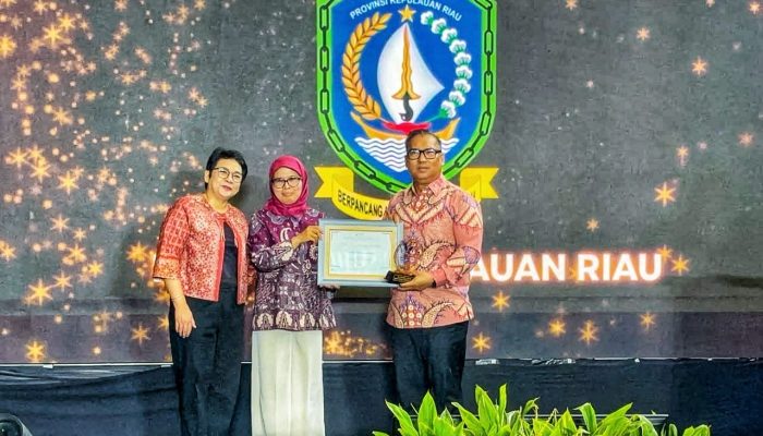Pemprov Kepri Raih Penghargaan Sebagai Provinsi Kinerja Penuh dari LKPP