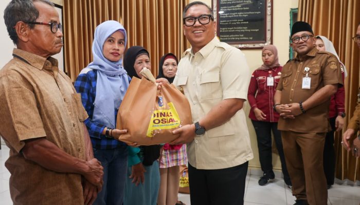 Pemprov Kepri Bagikan 500 Paket Sembako Untuk Masyarakat Tanjungpinang