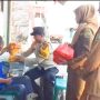 HUT RI Ke-81, Polsek Bukit Bestari Salurkan 25 Paket Bansos Untuk Warga di Tanjung Unggat