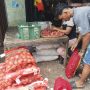 Mengintip Upah Kupas Bawang di Tanjungpinang, Rp1000 Untuk 1 Kg Bawang