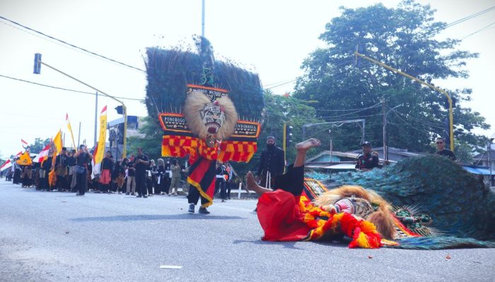 Reog Singo Mudho Semarakkan Gebyar Pawai Budaya HUT RI ke-81 di Natuna
