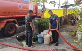 Sumur Warga Mengering, BPBD Tanjungpinang Distribusikan Air Bersih 32,5 Ton