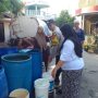 Terdampak El Nino, Polsek Bukit Bestari Salurkan Air Bersih Untuk Warga Tanjung Unggat 
