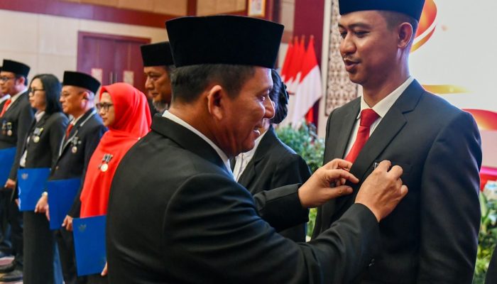 610 PNS Pemprov Kepri Terima Satyalancana, Gubernur Ansar : Penghargaan Abdi Negara Jalankan Tugas