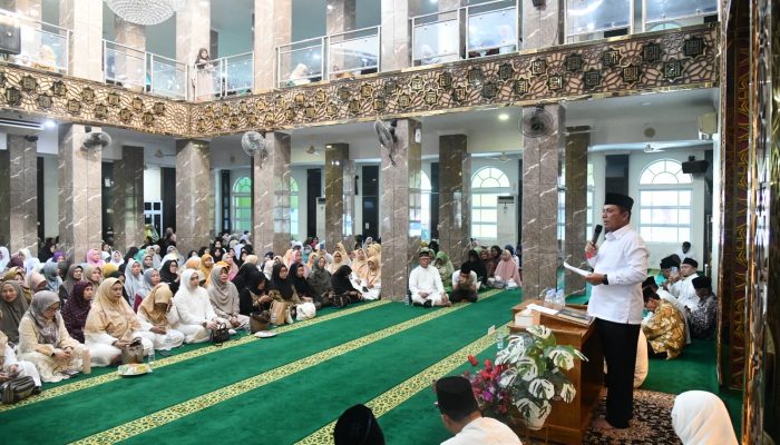 Peringati Maulid Nabi, Gubernur Ansar Ajak Masyarakat Teladani Akhlak Rasulullah dalam Kehidupan