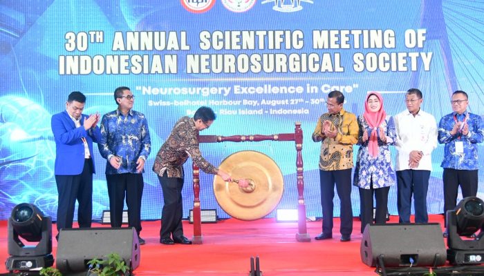 Sekda Kepri Dampingi Menkes RI Hadiri PIT Ke-30 PERSPEBSI di Batam