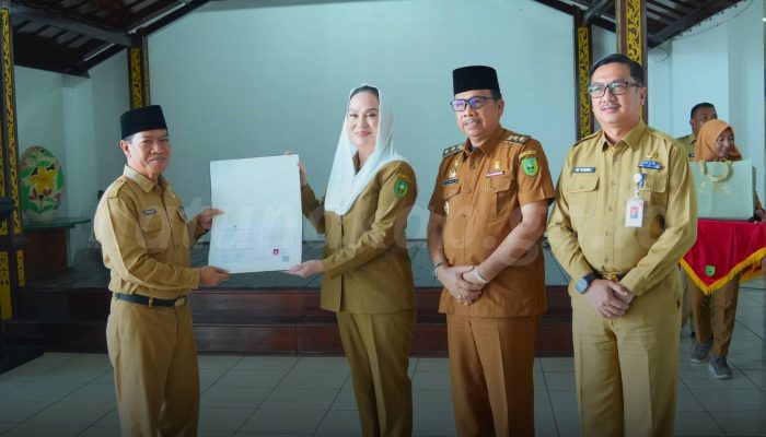 Mantan Kadis DLH Memasuki Purna Tugas, Cen Sui Lan: 26 Tahun Mengabdi, Itu Luar Biasa