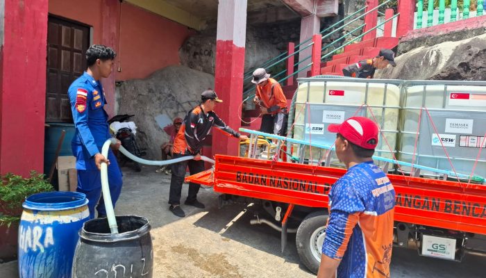 Polres Anambas Salurkan Air Bersih 20 Ton Untuk RSUD, Rumah Ibadah dan Warga 