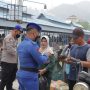 Kabut Asap Selimuti Anambas, Polisi Bagikan Masker di Pelabuhan