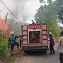 Polsek Tanjungpinang Timur-Damkar Padamkan Kebakaran Lahan di Pinang Kencana 